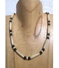 Collier en os et perles