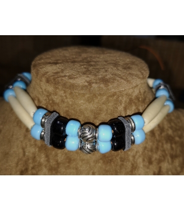 Collier en os et perles