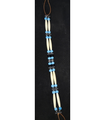 Collier en os et perles