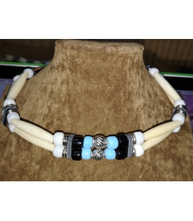 Collier en os et perles