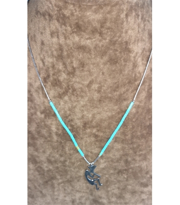 Collier fin et son pendentif kokopelli