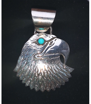 Pendentif tête de rapace