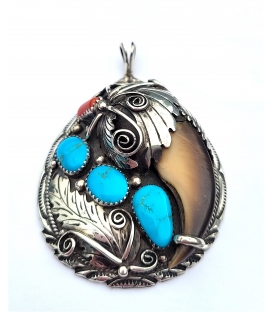 Pendentif griffe d'ours Corail et turquoises
