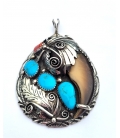 Pendentif griffe d'ours Corail et turquoises