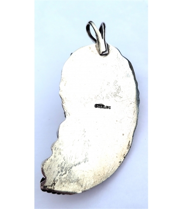 Pendentif en forme de griffe d'ours