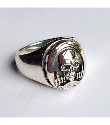Bague chevalière tête de mort