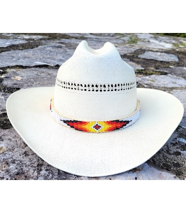 Tour de chapeau perlé sur cuir
