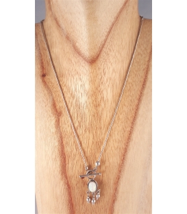 Collier avec une opale
