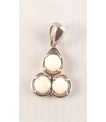 Pendentif avec opale