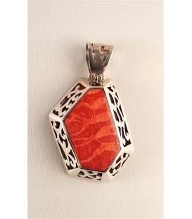 Pendentif avec Corail serti