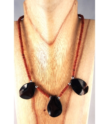 Collier en perles de Corail et onyx
