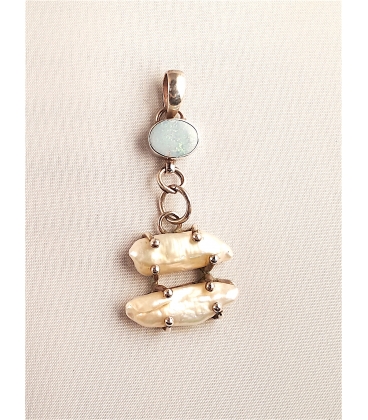 Pendentif en Nacre et Opale