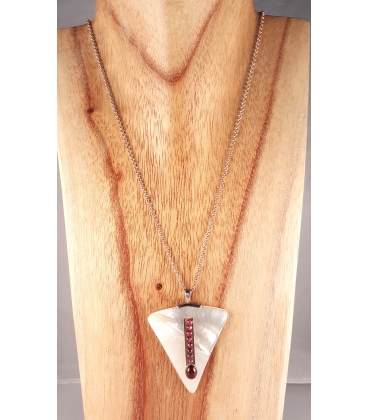 Chaine avec son pendentif en Nacre