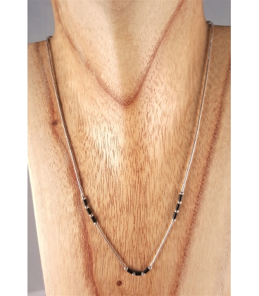 Collier fin en argent et perles d'onyx